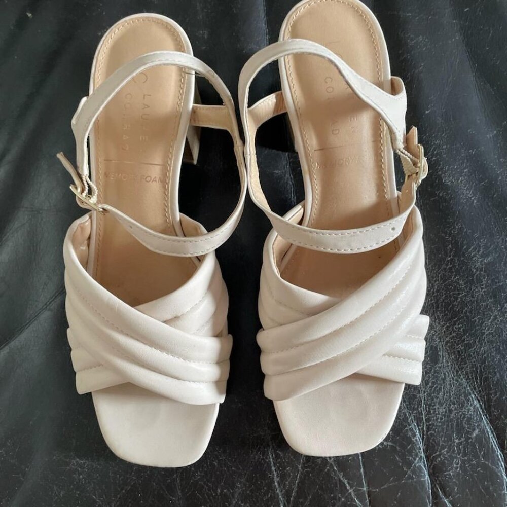 Women's strappy shoes/sandals
